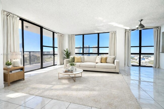 Building Photo - 600 NE 36th St