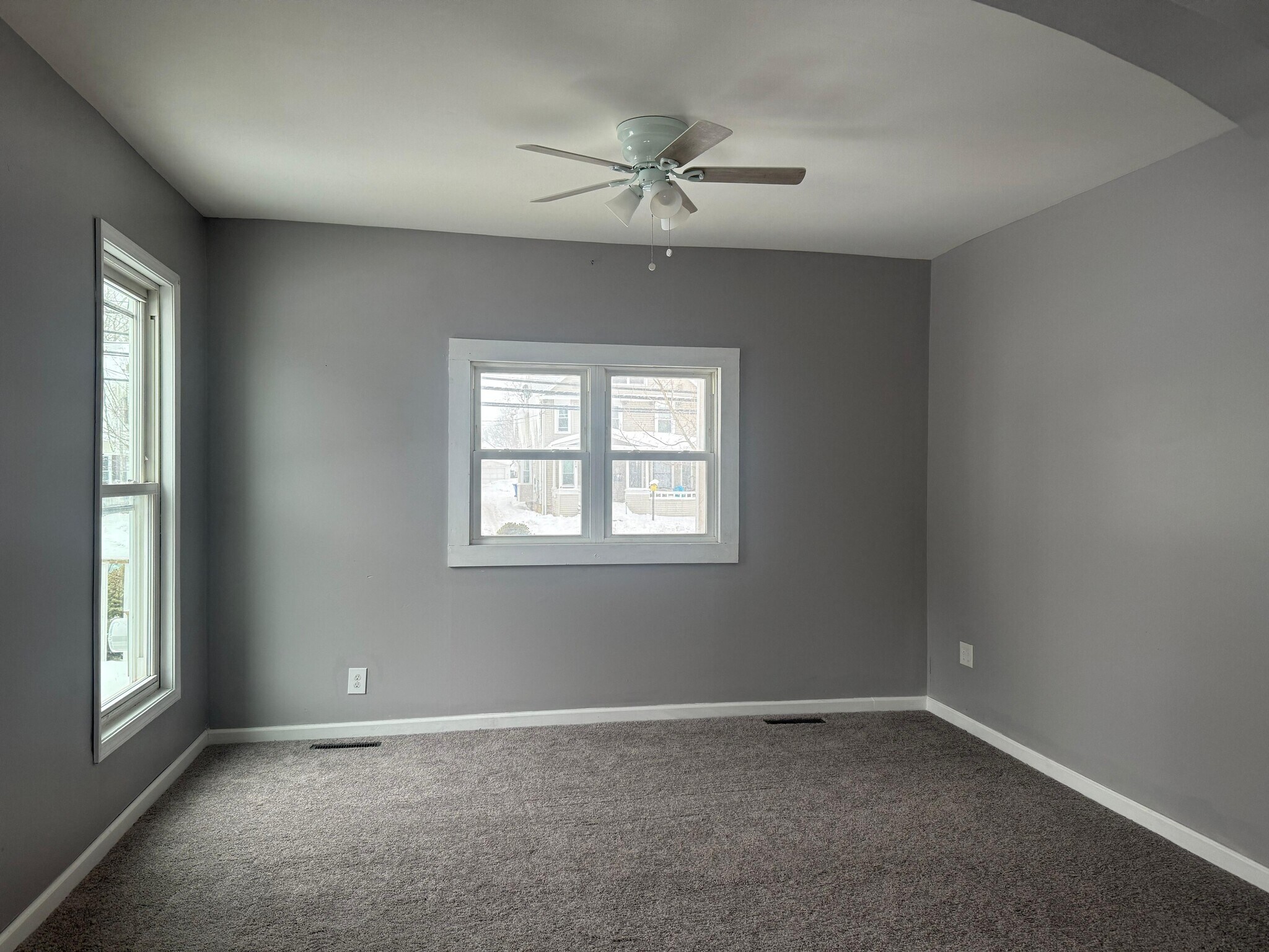 Building Photo - 909 West Ave