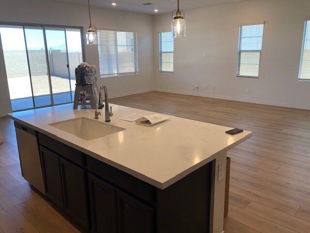Building Photo - 22718 E Bonanza Way