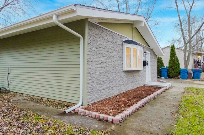 Building Photo - 22339 Strassburg Ave