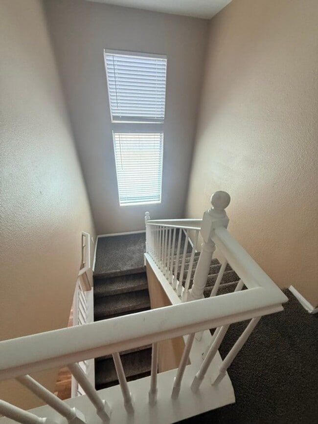 Building Photo - 5172 Dillingham Dr