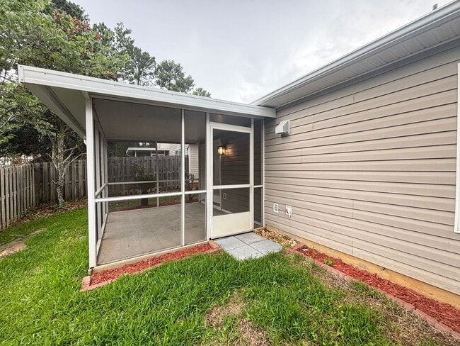 Building Photo - BEAUTIFUL 2 BEDROOM GARDEN HOME IN IRMO'S IVY GREEN