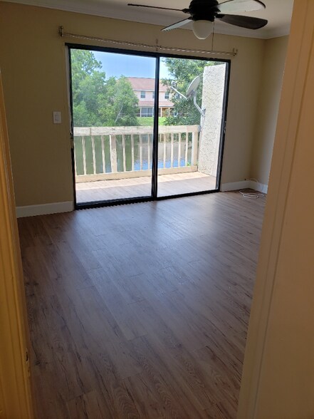 Building Photo - 26560 Southern Pines Dr