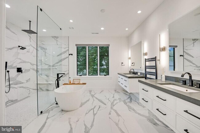 Building Photo - 1452 Buena Vista Ave