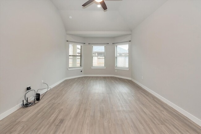 Building Photo - 10651 Whitejacket