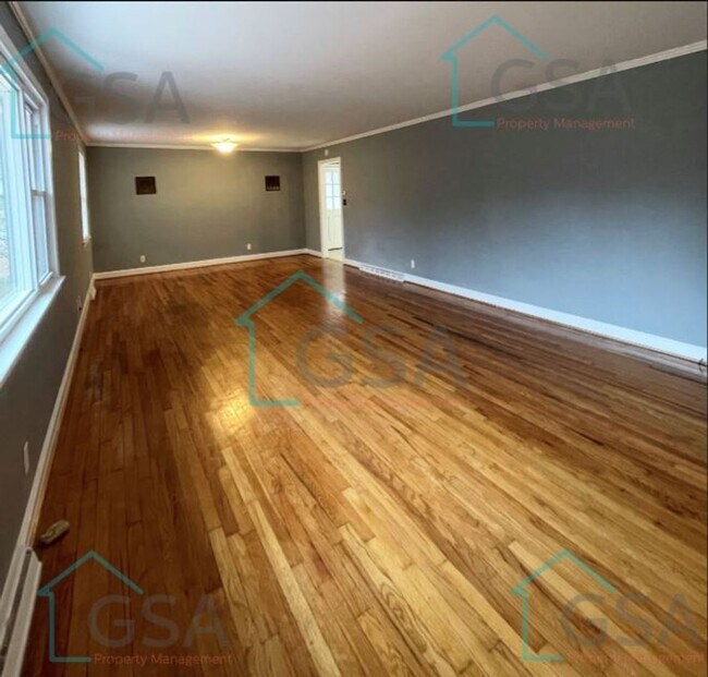 Building Photo - Two Bedroom Two Bath