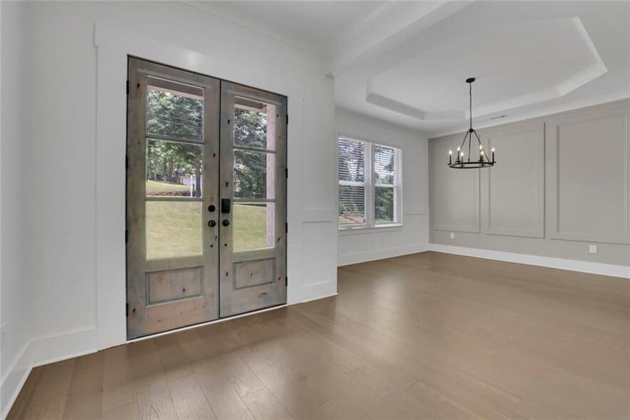 Building Photo - 6181 Shoreland Cir