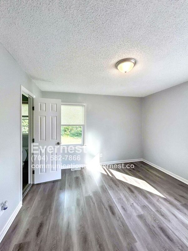 Building Photo - 5008 Sea Oates Ln