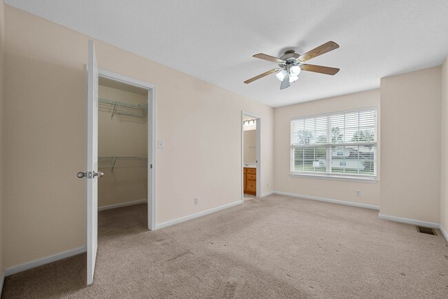 Building Photo - Large 2 Bedroom 2 1/2 Bath Dog Friendly Condo For Rent!