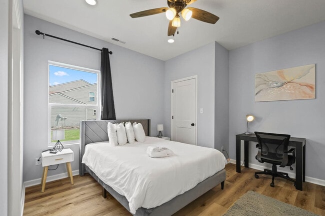 Building Photo - 8355 Fieldfare Way