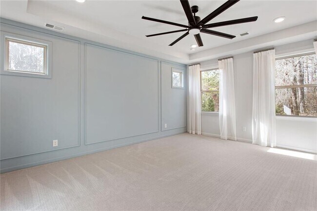 Building Photo - 7595 Tiberon Pkwy