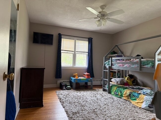Building Photo - Beautiful Single Family Home In The Heart ...