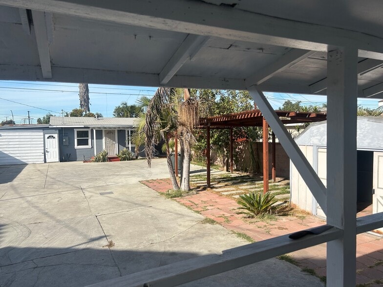 Building Photo - 6835 Newell St