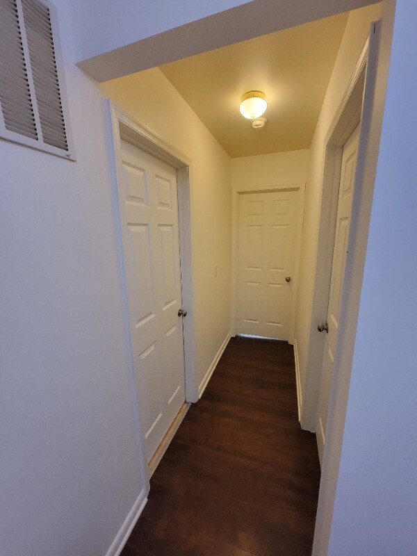 Building Photo - 815 Stoll St