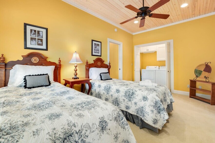 Building Photo - 18440 Ponderosa Dr