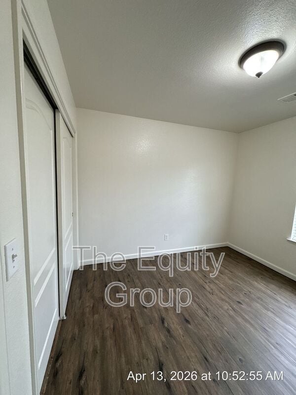 Building Photo - 1923 E Academy Ave