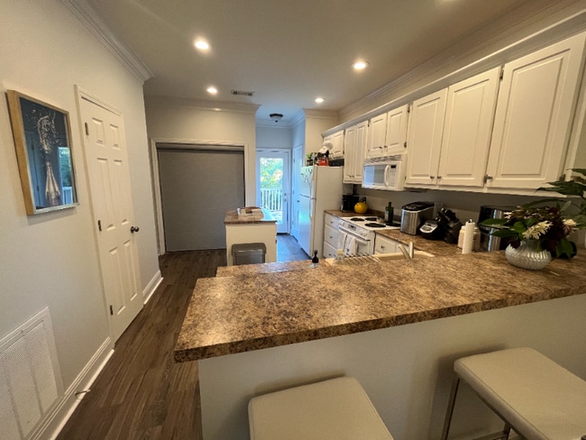 Building Photo - 116 Windstone Dr