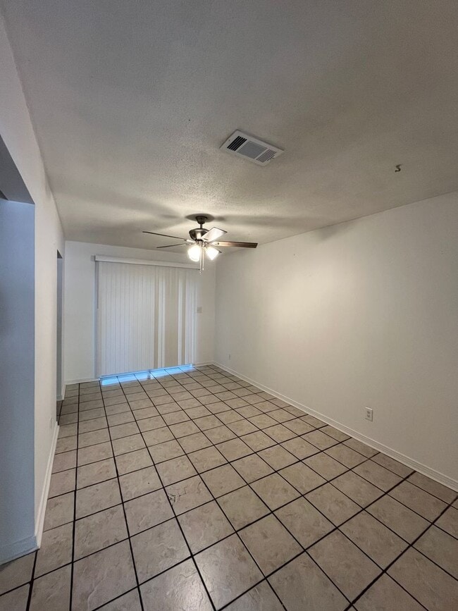 Building Photo - Townhome Located in NE Pensacola