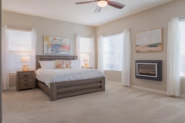 Building Photo - 18519 W Paradise Ln