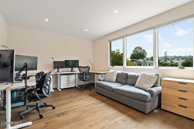 Building Photo - 12727 Landale St