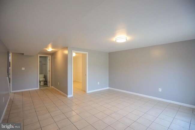 Building Photo - 12337 Chesterton Dr