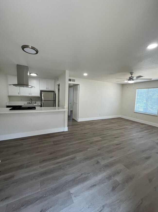 Building Photo - The Arbors! Under new Management & Ownersh...