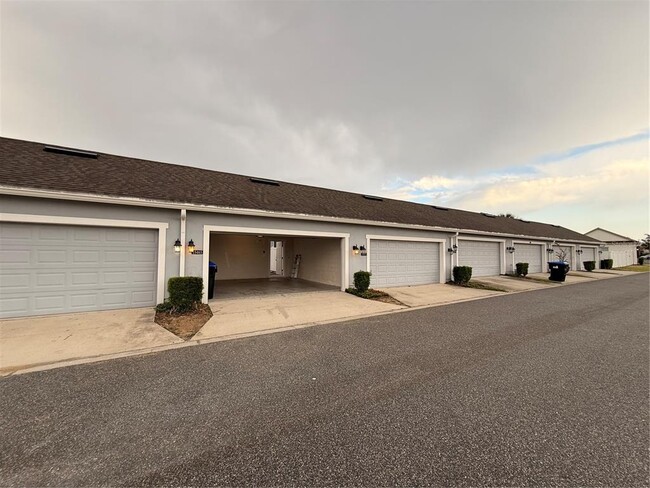 Building Photo - 15465 Honeybell Dr