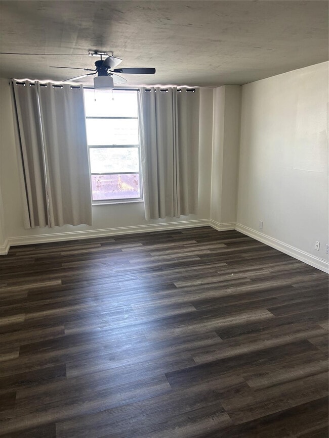 Building Photo - 3800 S Ocean Dr