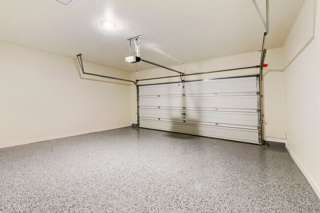 Building Photo - Applications Pending: Brand New Home for Lease in Southeast Austin