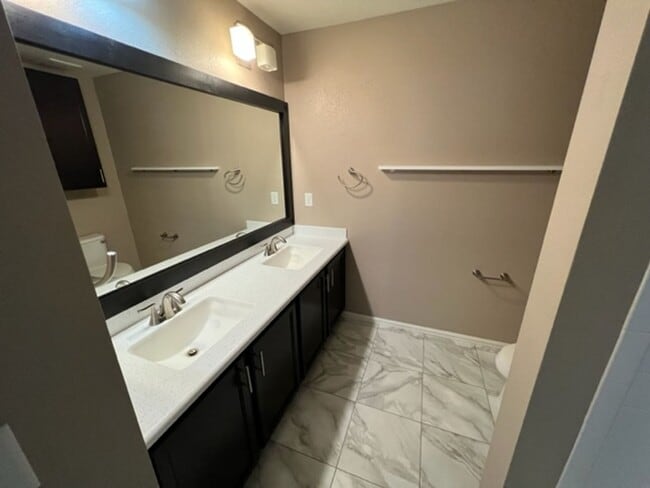 Building Photo - Completely upgraded home in Trailhead!