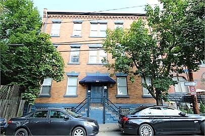 Building Photo - 614 Armandale St