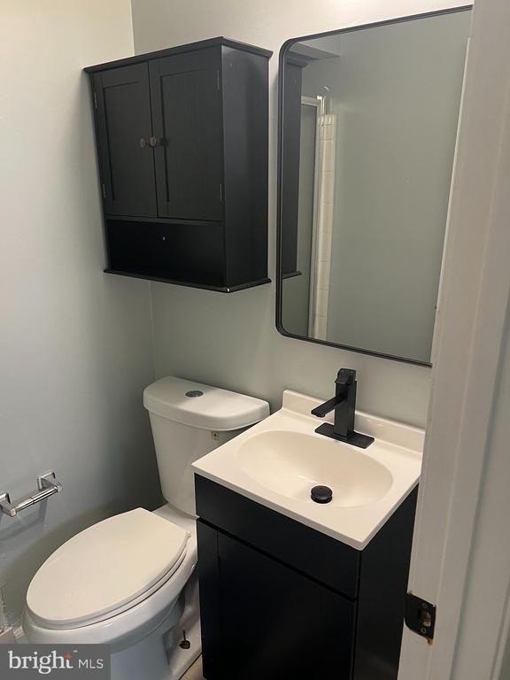 Building Photo - 2021 Chadwick Terrace