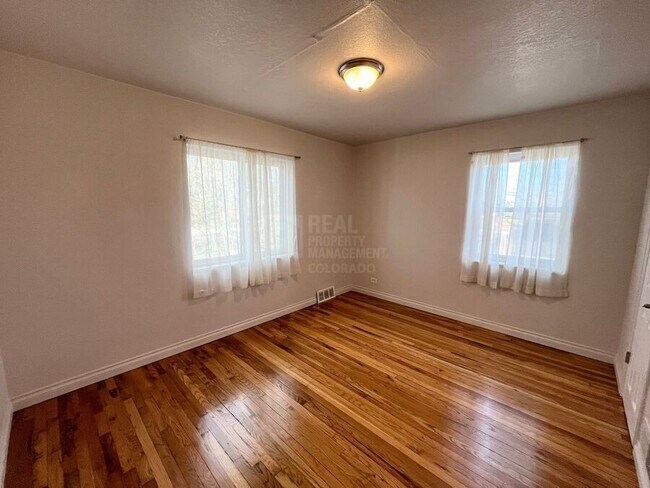 Building Photo - 1780 Quebec St