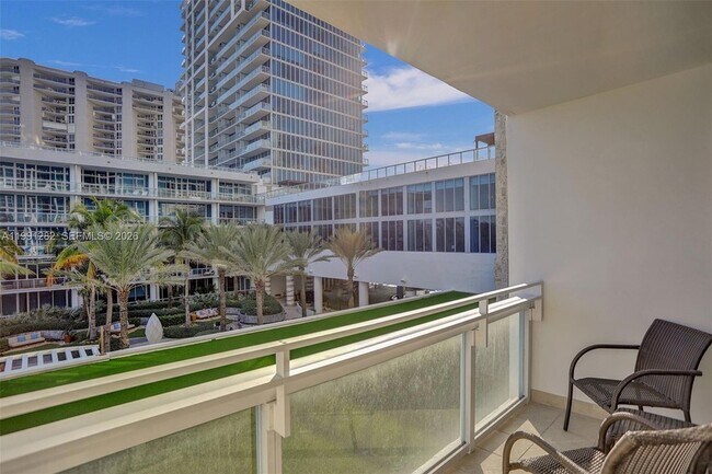 Building Photo - 6801 Collins Ave