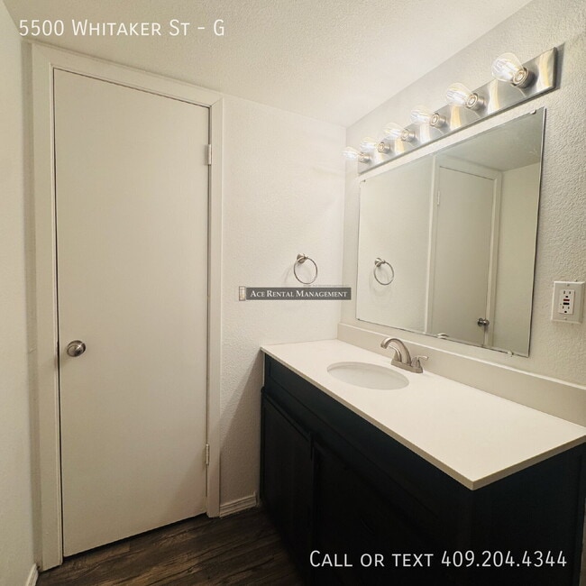 Building Photo - 5500 Whitaker Ave