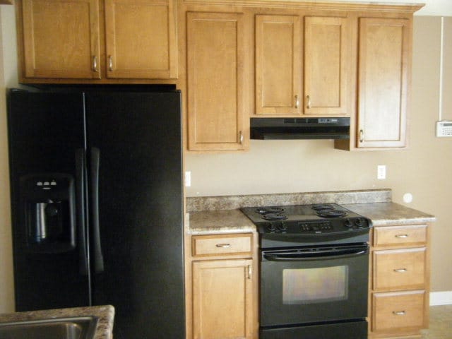 Building Photo - Charming 3BR/2BA Home with Open Floor Plan, Vaulted Ceilings & 2-Car Garage