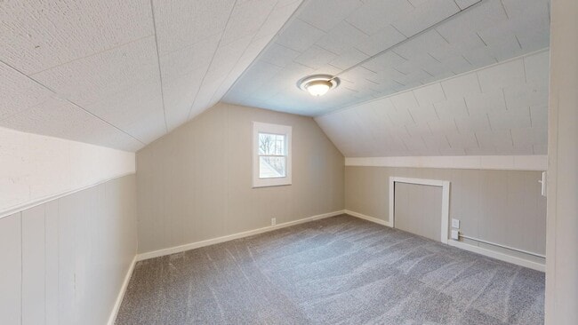 Building Photo - Old Brooklyn - 3 Bedroom Single Family Home
