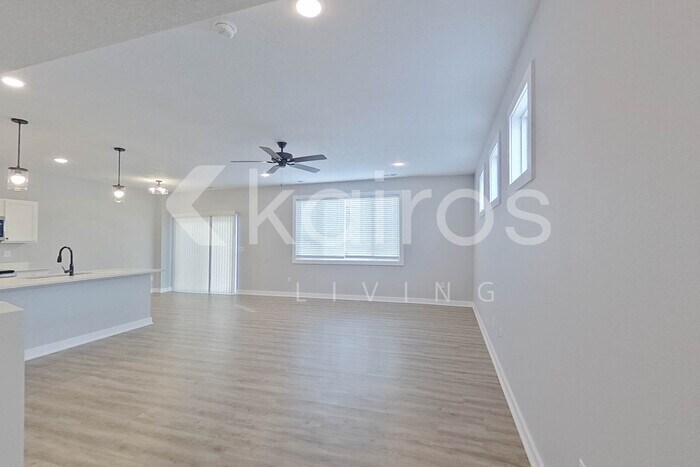 Building Photo - 6928 Holly Ct