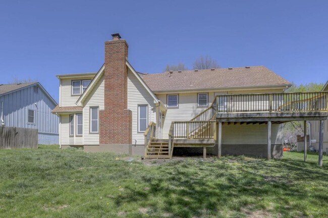 Building Photo - 1008 NW Roanoke Dr