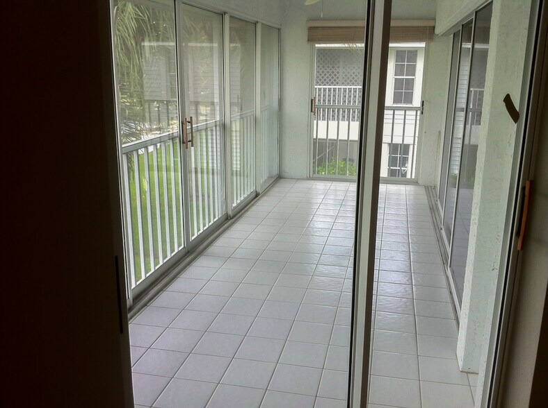 Building Photo - 1300 Misty Pines Cir