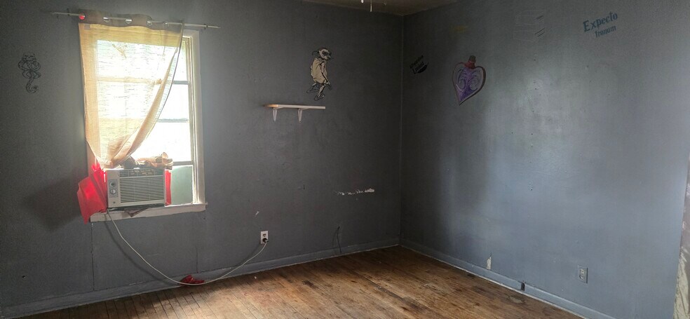 Back bedroom - 1721 Austin St