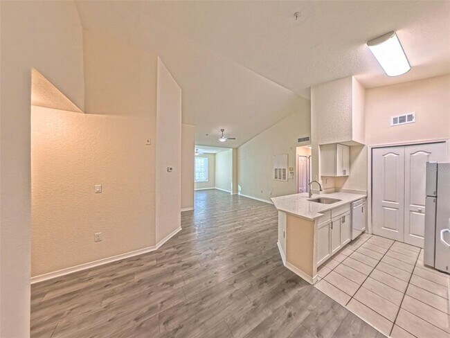 Building Photo - 4102 Central Sarasota Pkwy