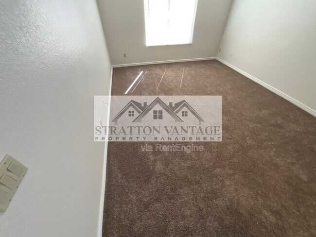 Building Photo - 8207 W Palmaire Ave