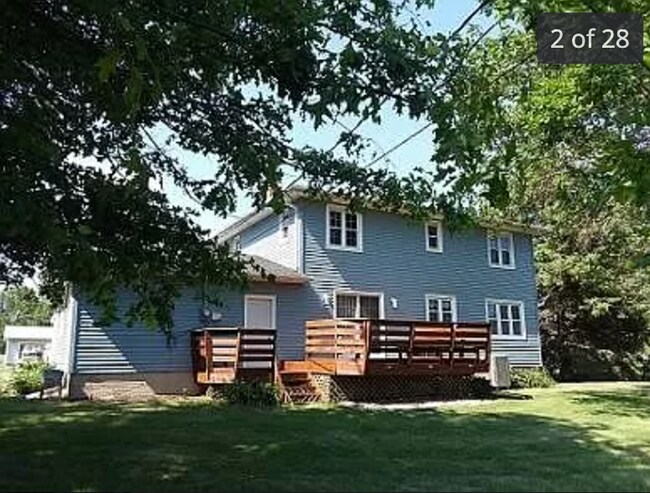 Building Photo - 702 E Ohio St