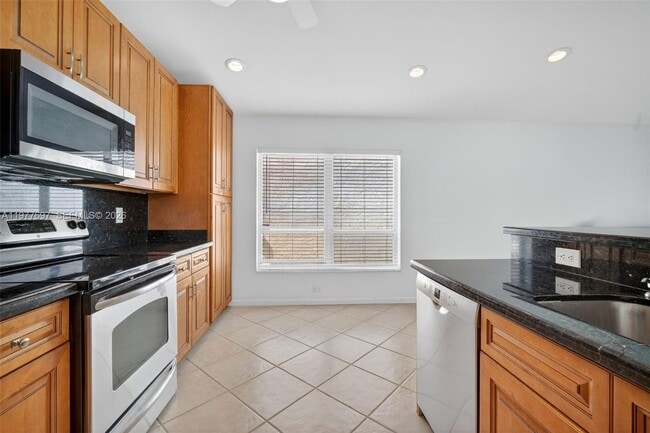 Building Photo - 10624 Plainview Cir