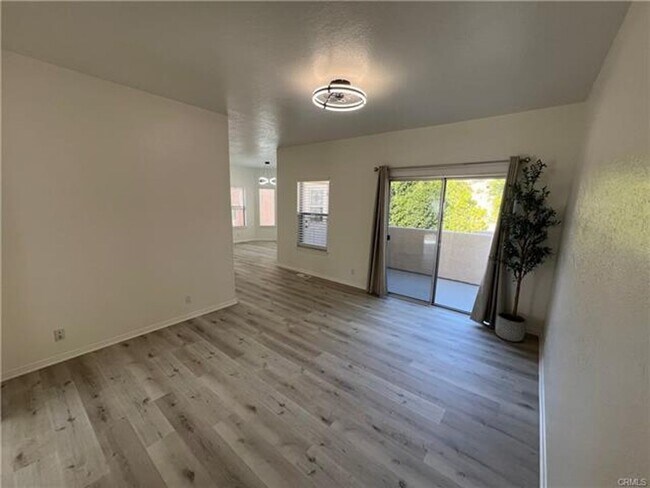 Building Photo - Welcome to this beautifully remodeled home
