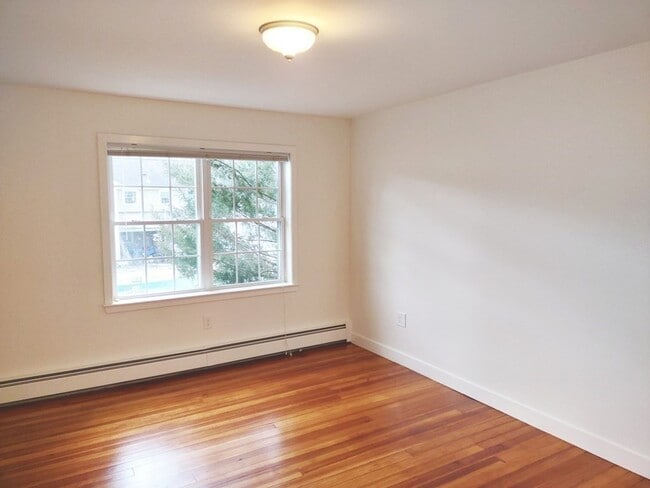 Building Photo - 20 Cutler St