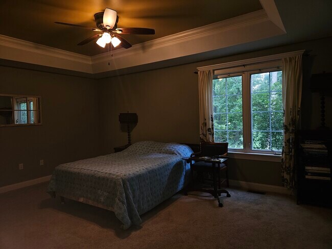 Building Photo - 688 Fox Hollow Ct