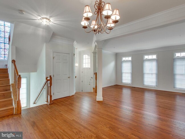 Building Photo - 701 Fitzhugh Way