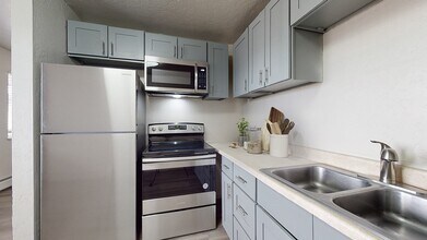 Building Photo - Marlu